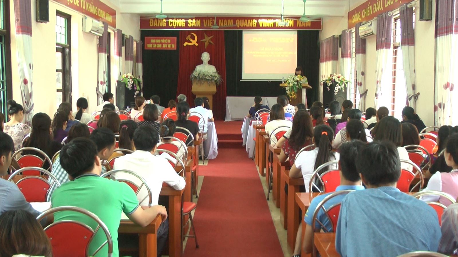 Ngành quản lý giáo dục đóng vai trò quan trọng trong hệ thống giáo dục tại Việt Nam